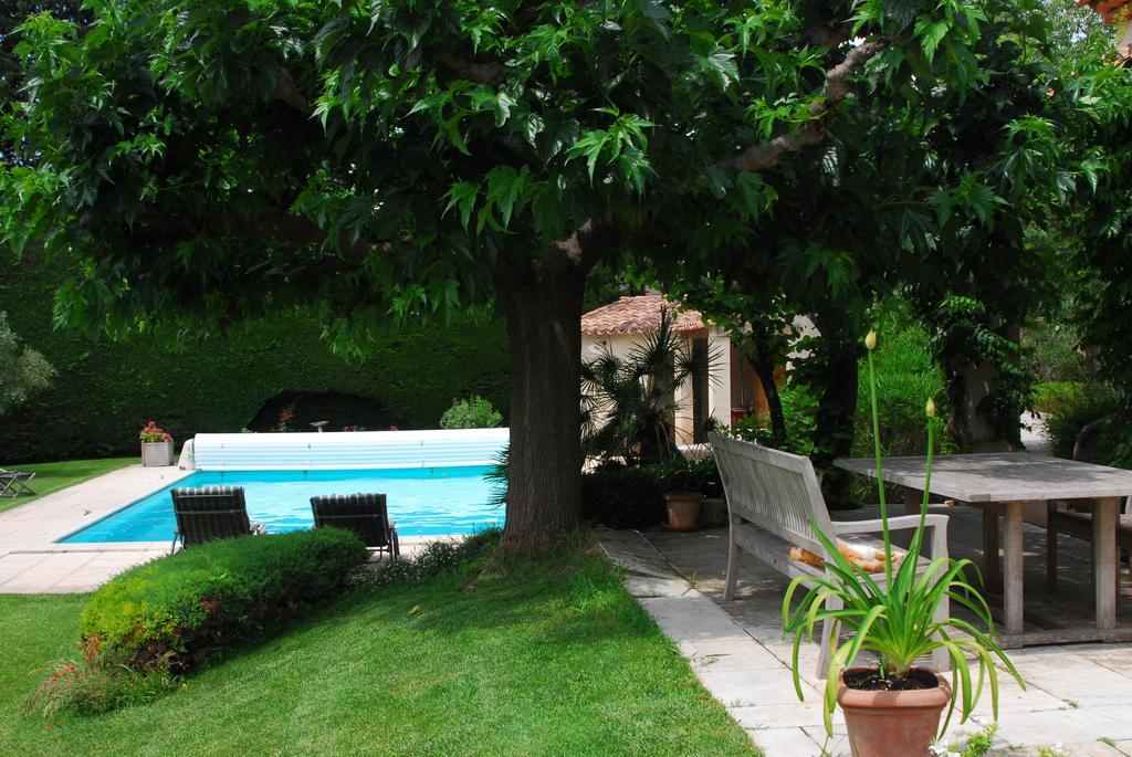 Le Mas Des Lauriers Bed and Breakfast Paradou Εξωτερικό φωτογραφία