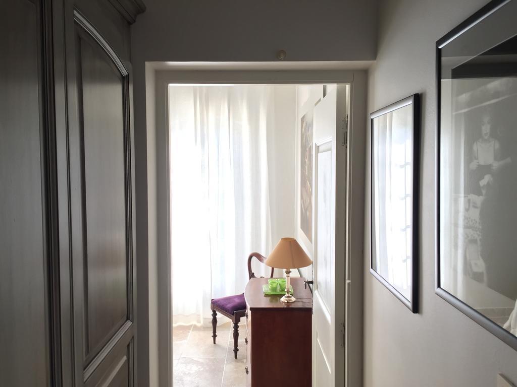 Le Mas Des Lauriers Bed and Breakfast Paradou Δωμάτιο φωτογραφία
